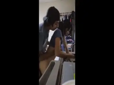 ABG SMA Diewe Dari Belakang Saat Cuci Piring poster