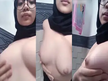 Bokep Jilbab Cewek Perawan Pamer Tubuh Nakal Banget poster
