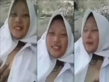 Ngentot Gadis SMA Di Batu Sungai Jembut Lebat HD poster