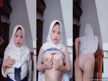 Sepasang toket gede bikin cowok ngiler parah poster